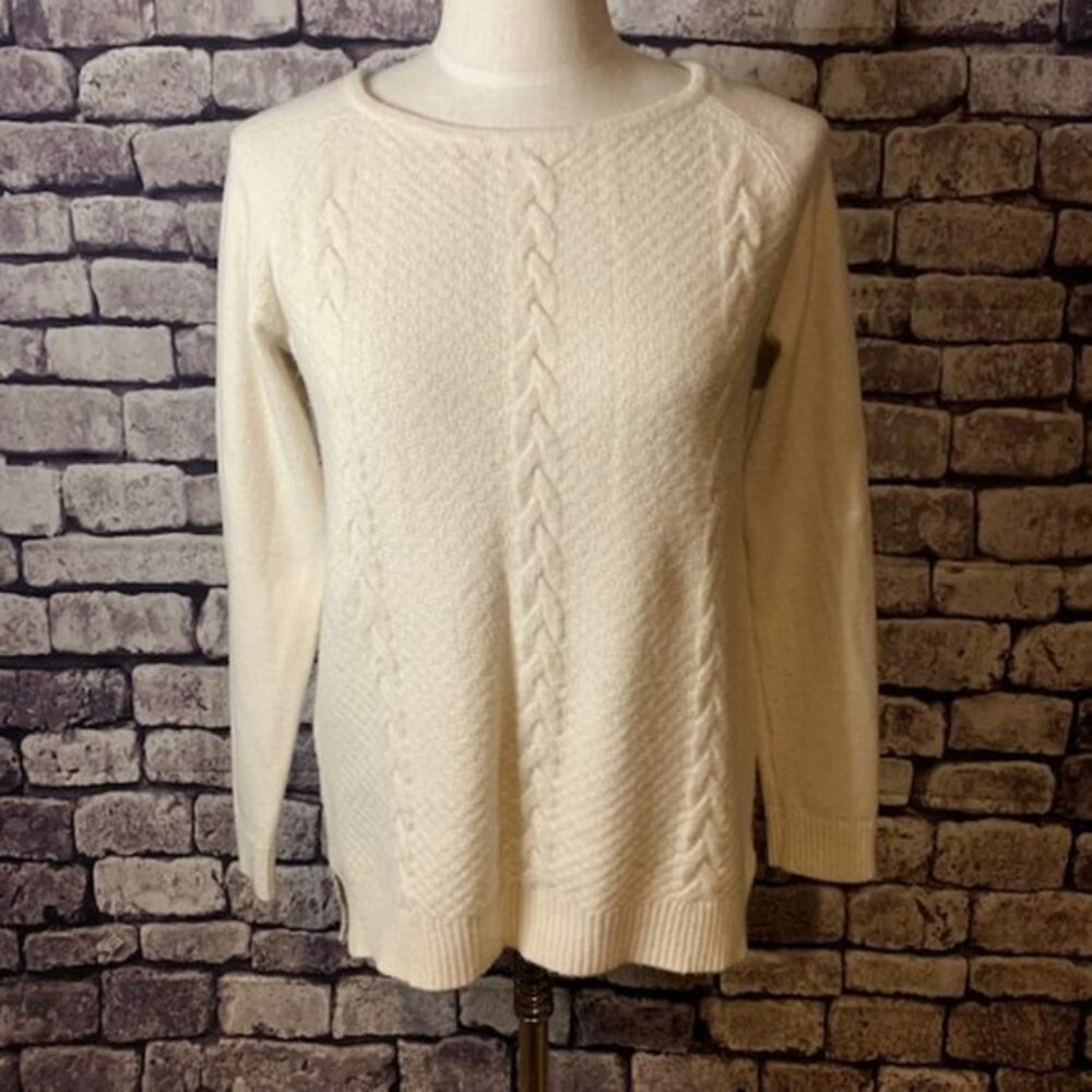 Cyrus Pullover Sweater Size Medium